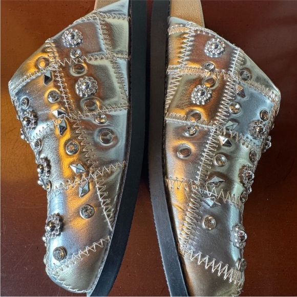 Azalea Wang Anslie Studded Mules Gold & Silver  8 - Picture 4 of 9